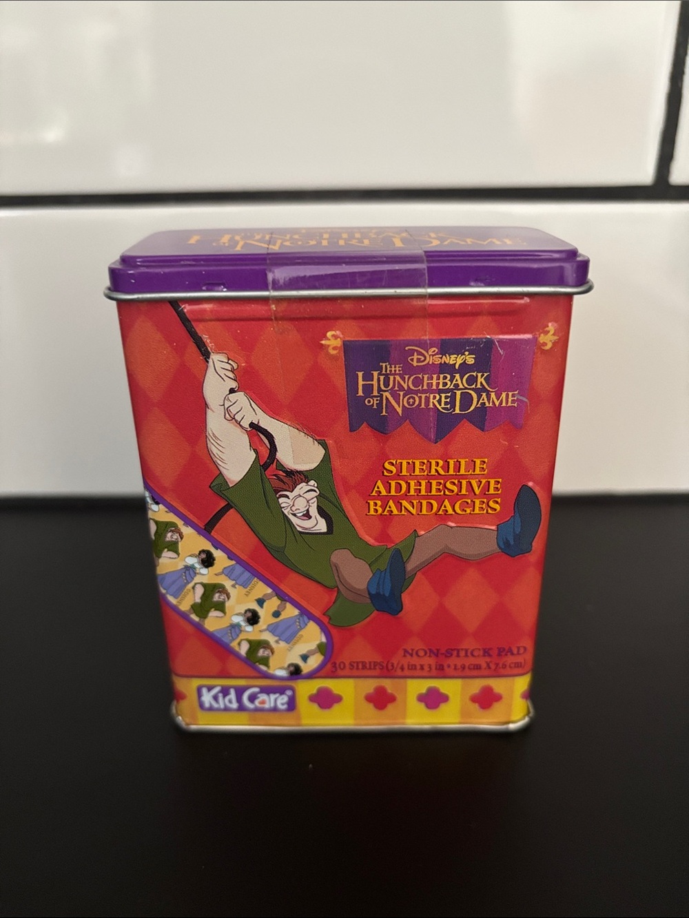 Vintage 90's The Hunchback If Notre Dame Kidcare Bandages With Metal
Tin